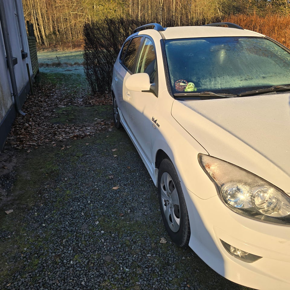 Hyundai i30 1,6 CRDi 90 Blue Drive CW 5d