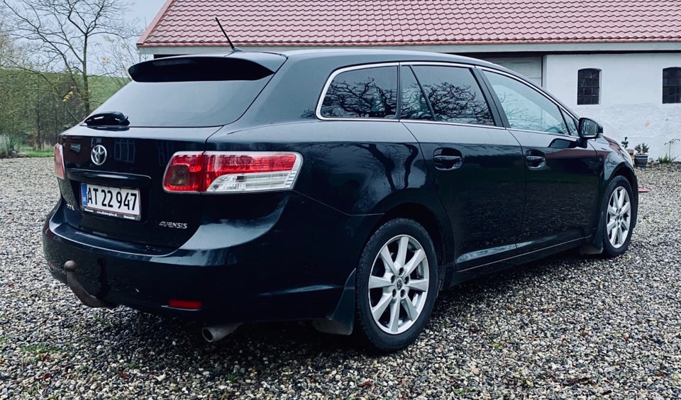 Toyota Avensis 2,0 D-4D T3 stc. 5d