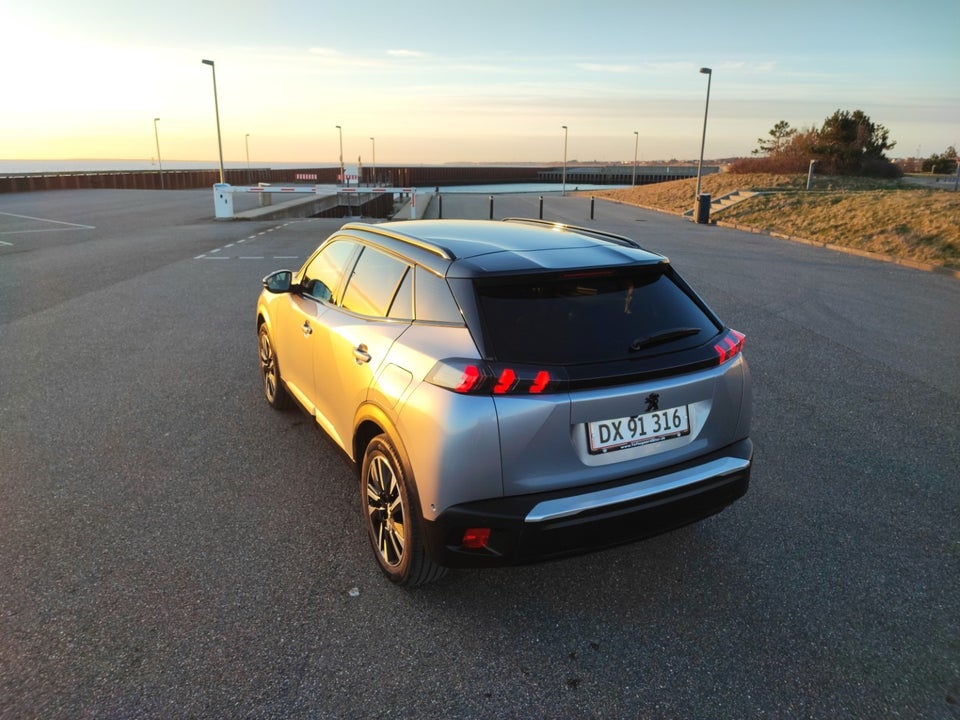 Peugeot e-2008 50 GT Pack 5d