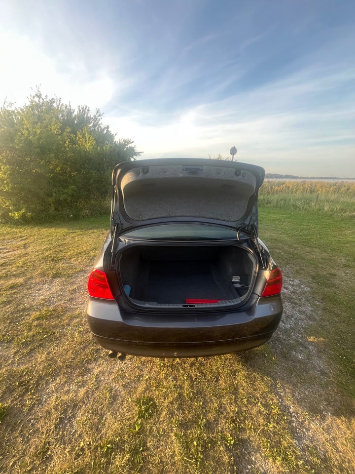 BMW 325i 2,5  4d