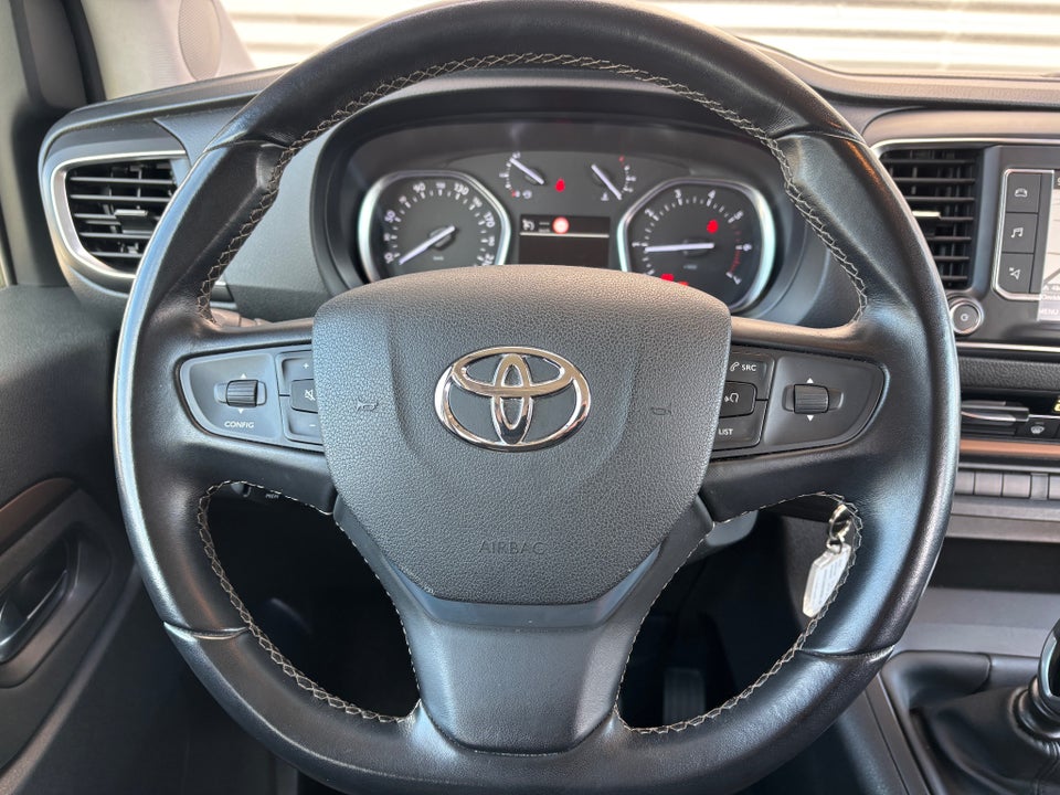 Toyota ProAce Verso 2,0 D 150 Long Family 4d