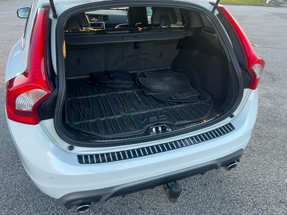 Volvo V60 2,0 D4 190 R-Design aut. 5d