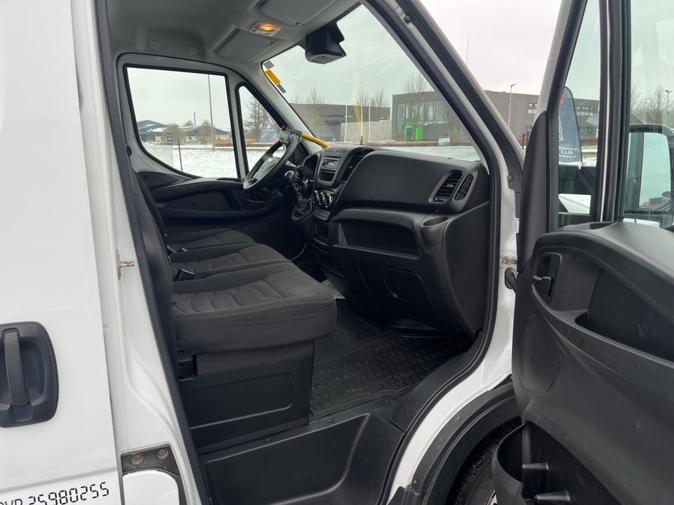 Iveco Daily 35S13 2,8 TDi Kassevogn