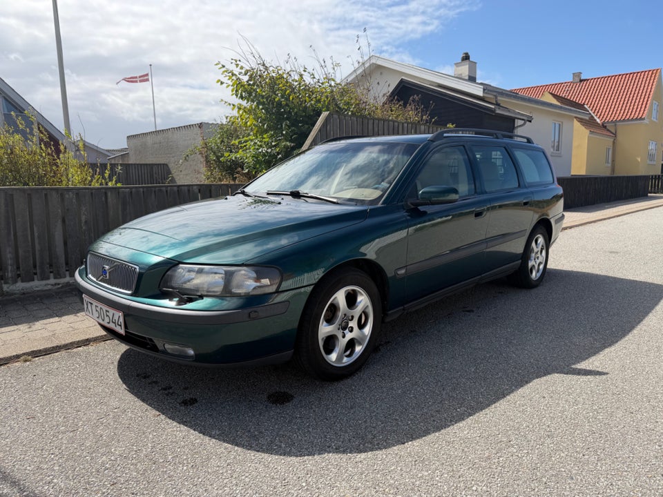 Volvo V70 2,4  5d