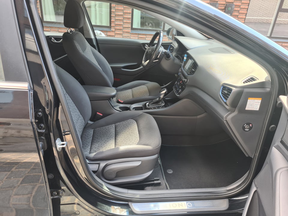 Hyundai Ioniq 1,6 PHEV Trend DCT 5d