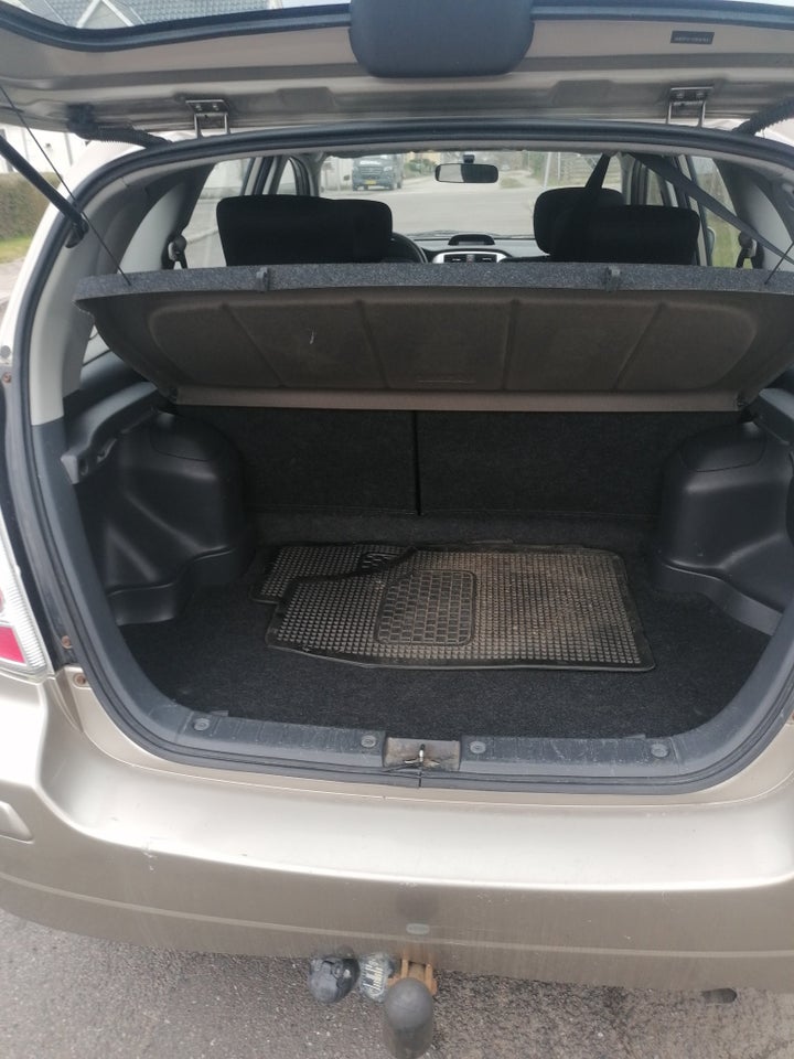 Suzuki Liana 1,6  5d