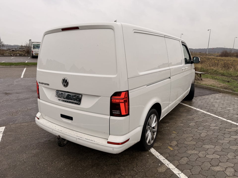 VW Transporter 2,0 TDi 199 Kassevogn DSG lang
