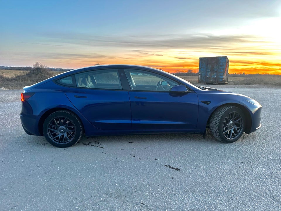 Tesla Model 3 Long Range AWD 4d