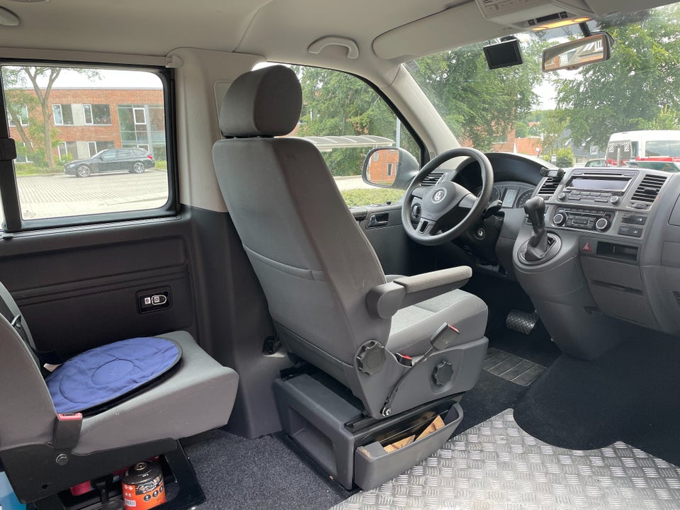 VW Caravelle 2,0 TDi 140 Comfortline DSG kort 4d