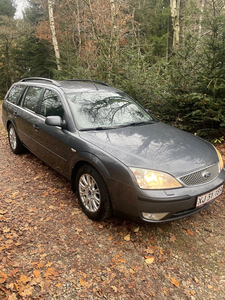 Ford Mondeo 2,0 145 Ambiente stc. 5d