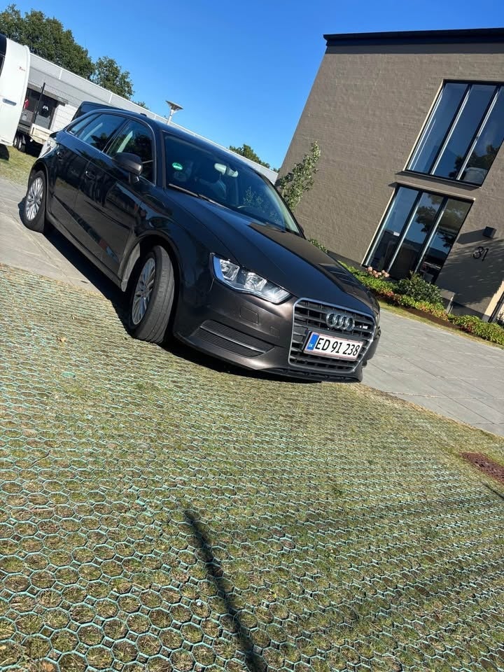 Audi A3 1,6 TDi Ambiente Sportback 5d