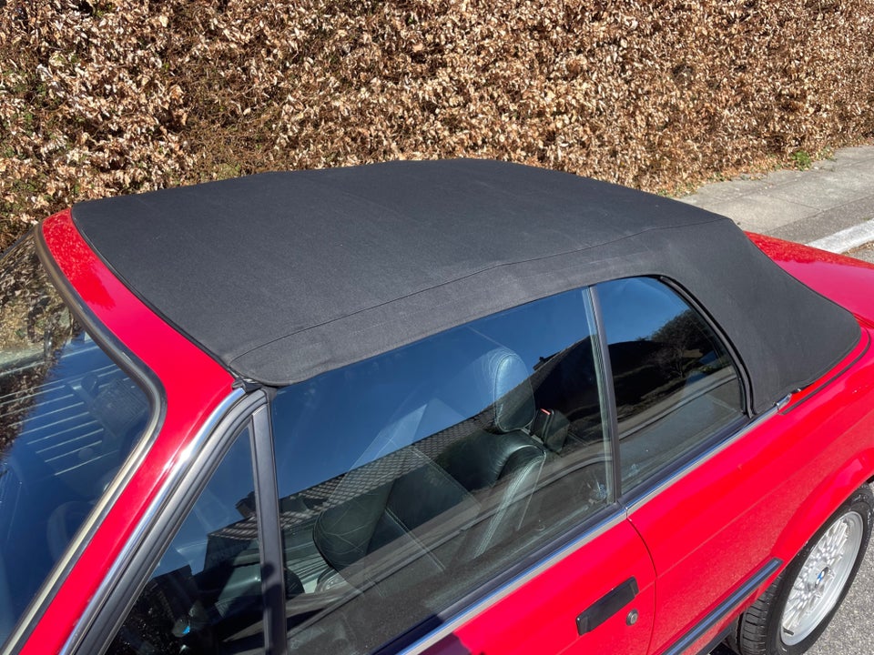 BMW 320i 2,0 Cabriolet 2d