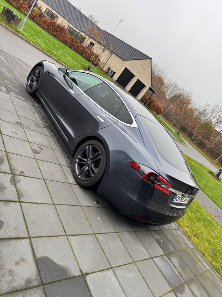 Tesla Model S Standard Range AWD 5d