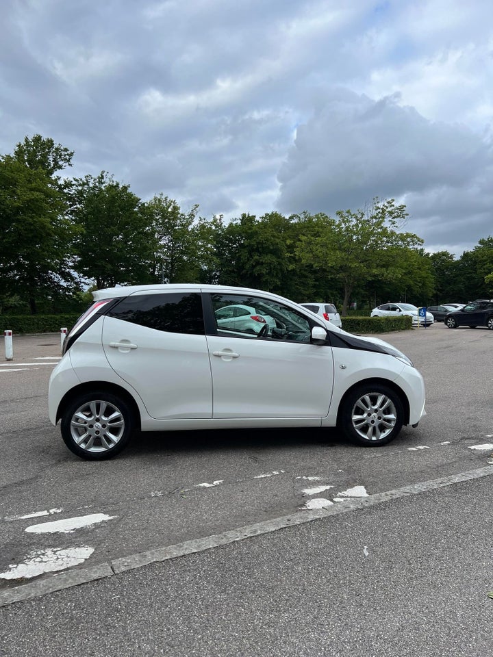 Toyota Aygo 1,0 VVT-i x-cellence 5d