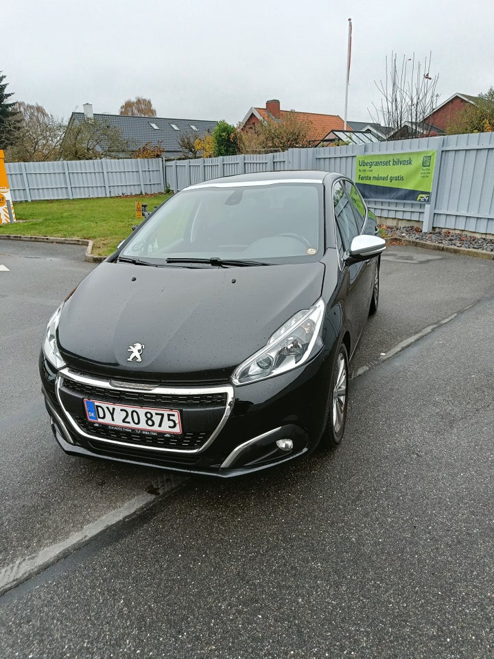 Peugeot 208 1,6 BlueHDi 100 Desire Sky 5d