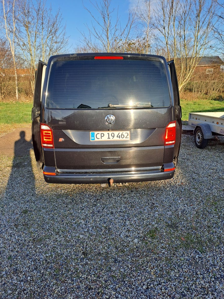 VW Multivan 2,0 TDi 204 Highline DSG kort