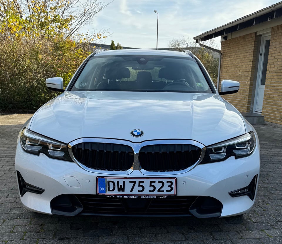 BMW 330i 2,0 Touring Advantage xDrive aut. 5d