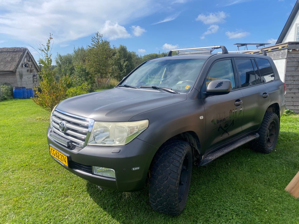 Toyota Land Cruiser 4,5 V8 D-4D aut. Van 5d