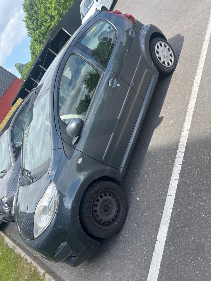 Peugeot 107 1,0 White 5d