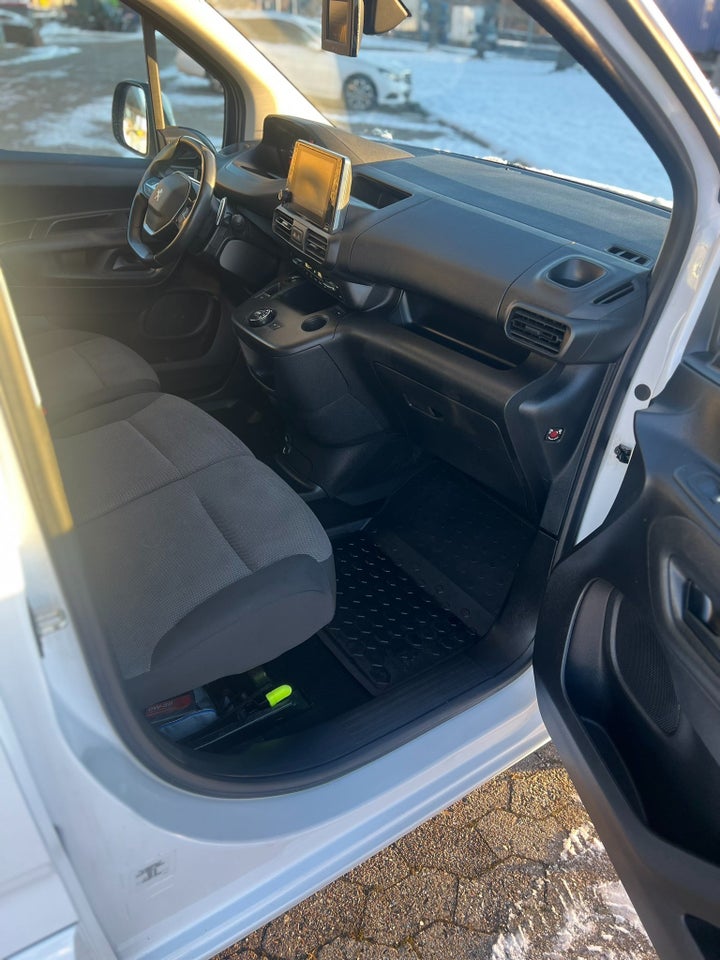 Peugeot Partner 1,5 BlueHDi 130 L2V2 Ultimate EAT8 Van