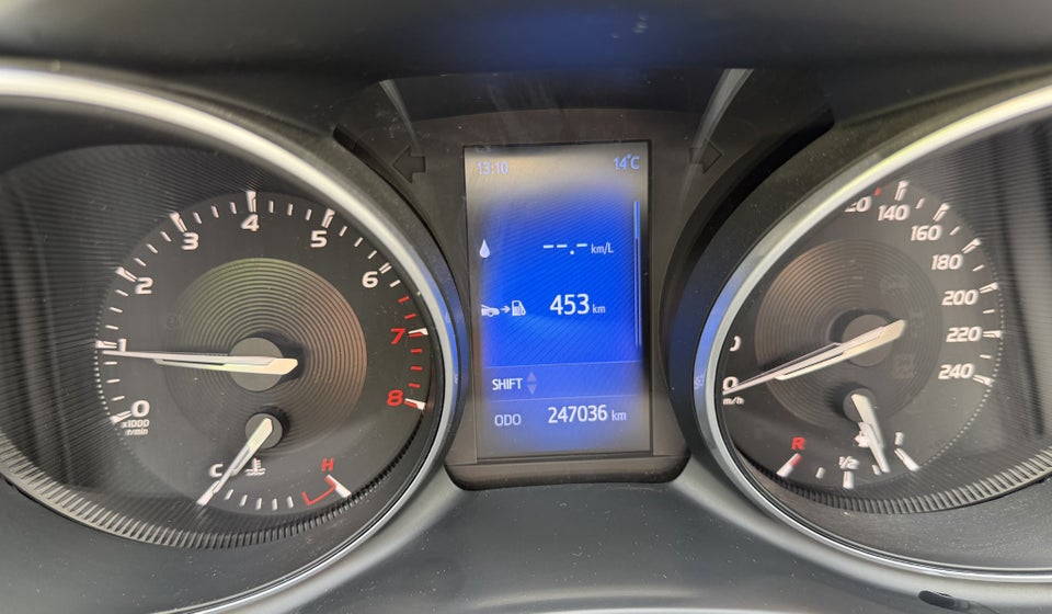 Toyota Avensis 1,8 VVT-i T2 Premium Touring Sports 5d