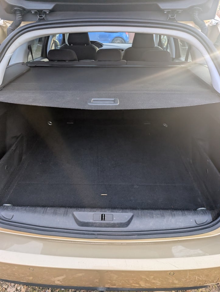 Peugeot 308 1,6 BlueHDi 120 Selection Sky SW 5d