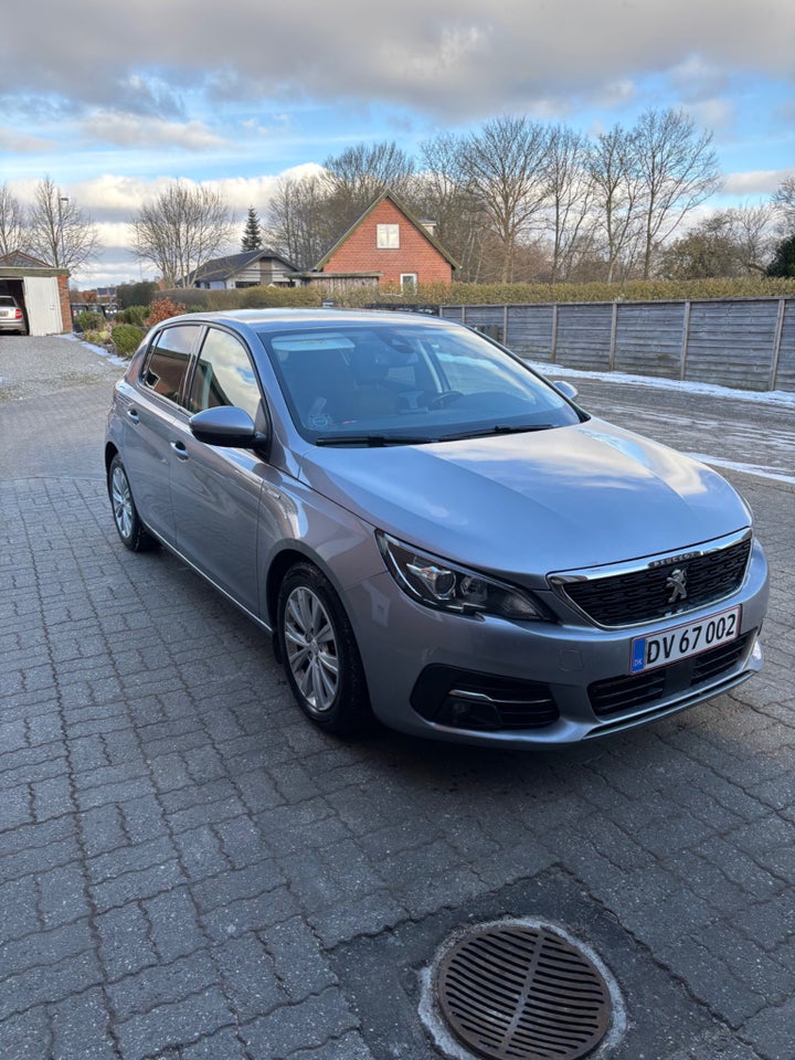Peugeot 308 1,5 BlueHDi 130 Style 5d