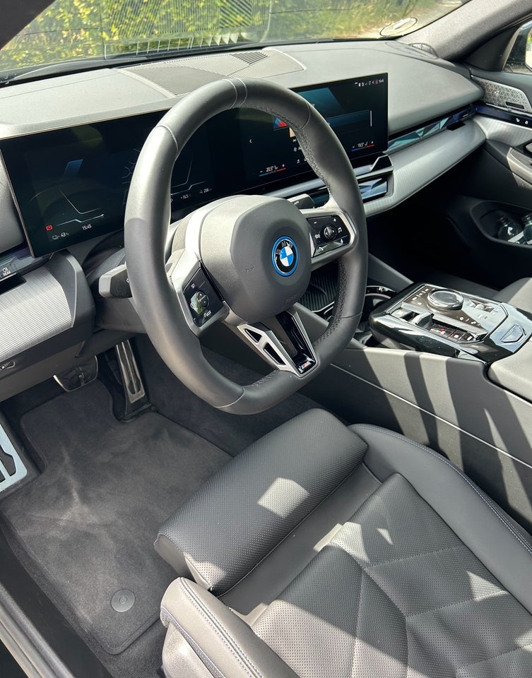 BMW i5 eDrive40 M-Sport 4d