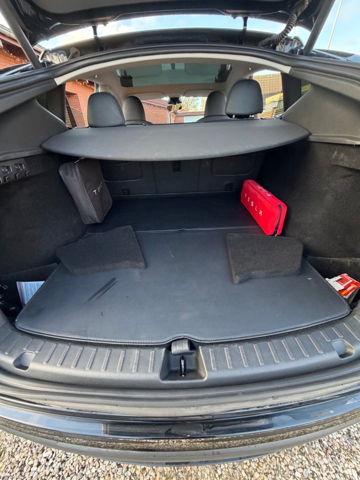 Tesla Model Y Long Range AWD 5d