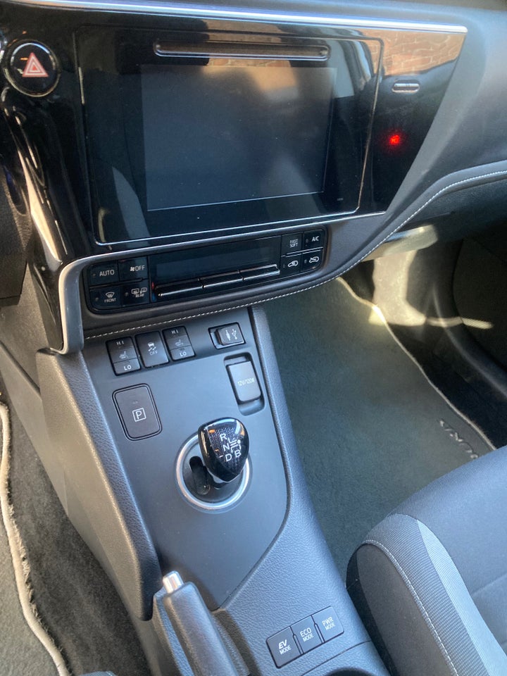 Toyota Auris 1,8 Hybrid H2 Touring Sports CVT 5d