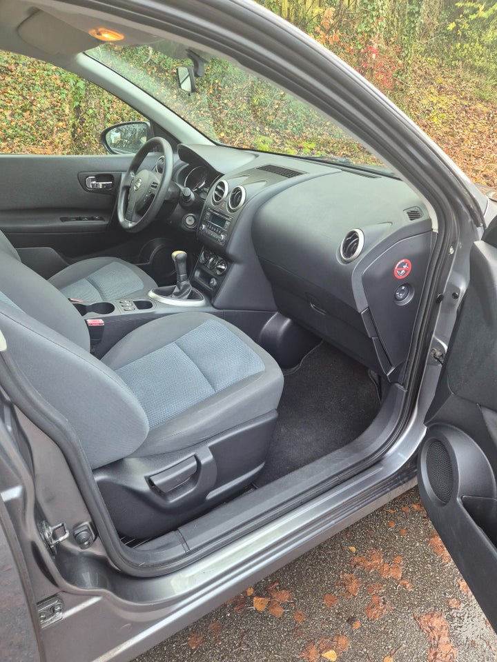 Nissan Qashqai 1,6 Acenta 5d