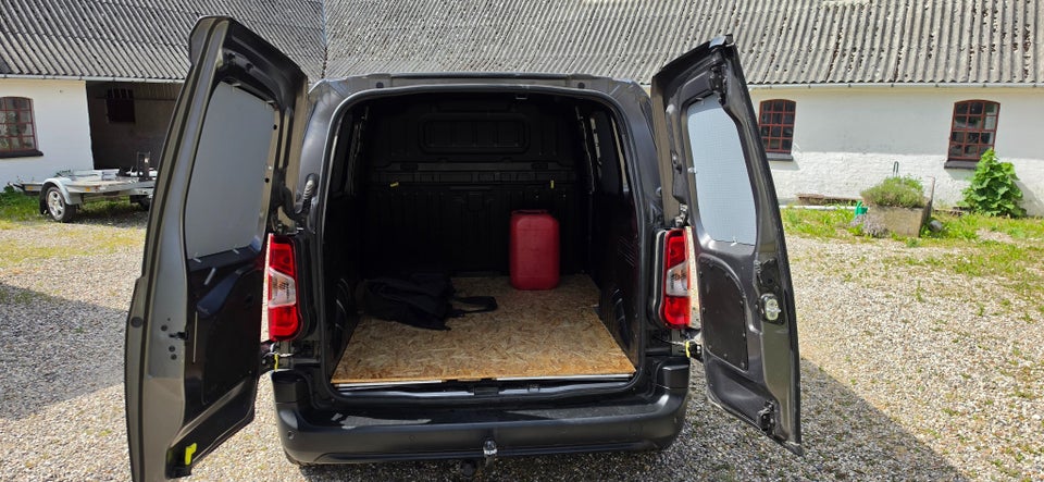 Peugeot Partner 1,5 BlueHDi 100 L1V1 Ultimate Van
