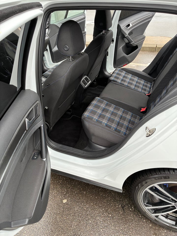 VW Golf VII 1,4 GTE DSG 5d