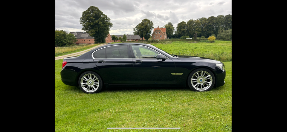 BMW 750i 4,4 xDrive Steptr. 4d