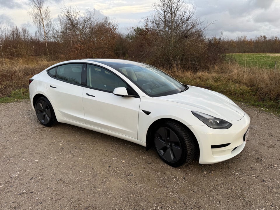 Tesla Model 3 Standard Range+ RWD 4d