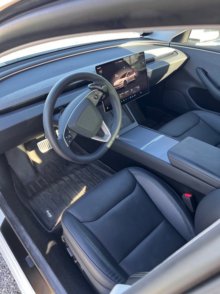 Tesla Model 3 RWD 4d