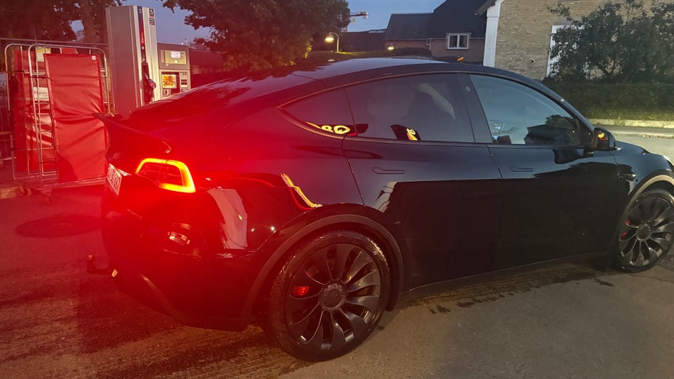 Tesla Model Y Performance AWD 5d