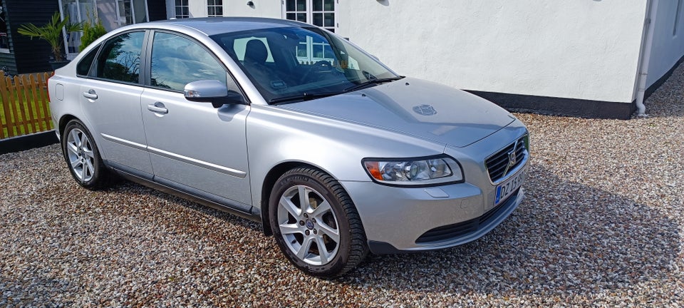 Volvo S40 1,8 Momentum 4d