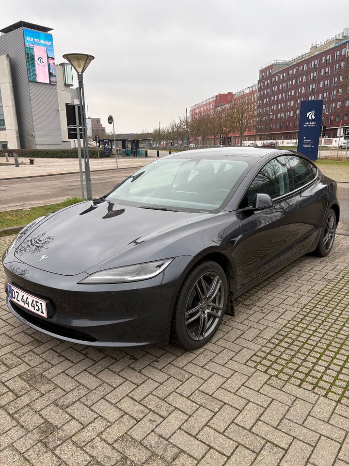 Tesla Model 3 RWD 4d