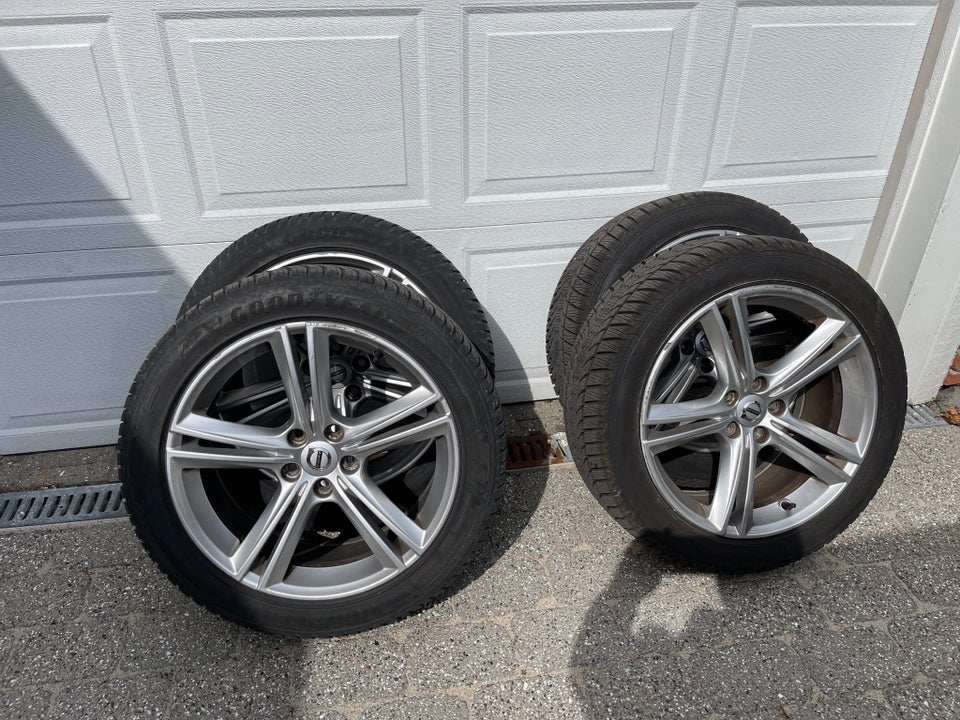 Volvo V90 2,0 D4 190 Momentum 5d