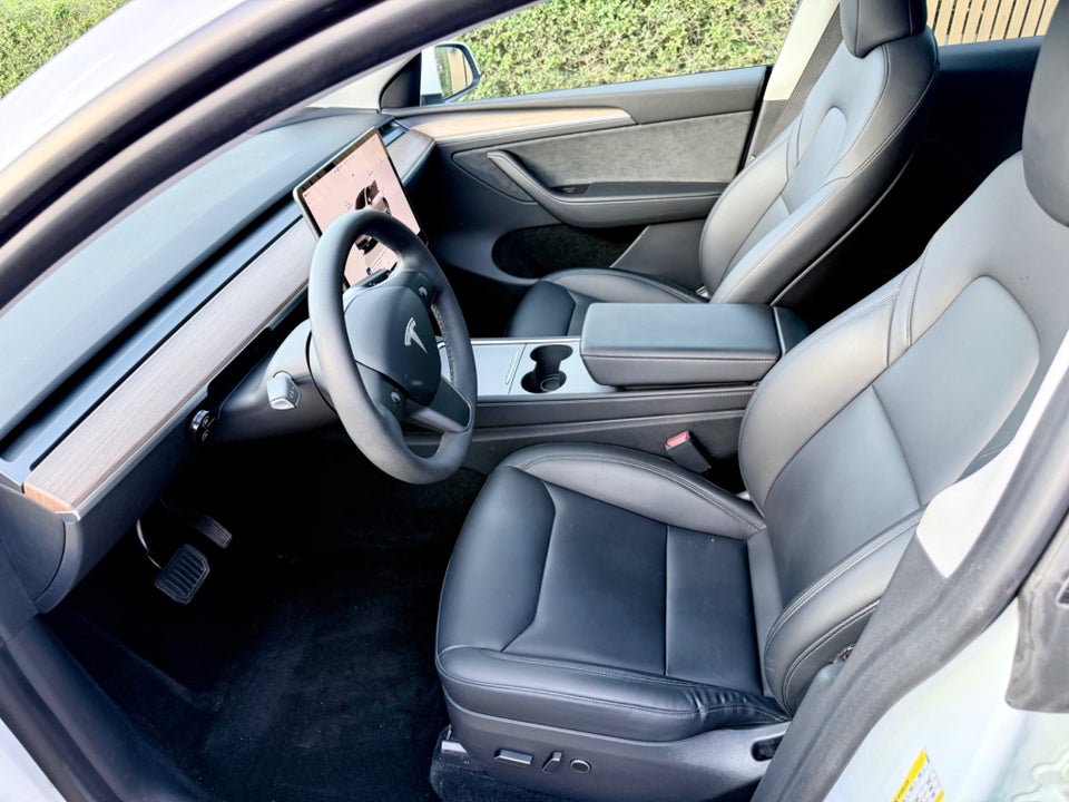 Tesla Model Y Long Range AWD 5d