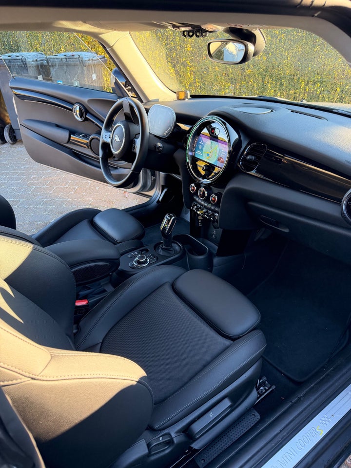 MINI Cooper SE Maximise 3d