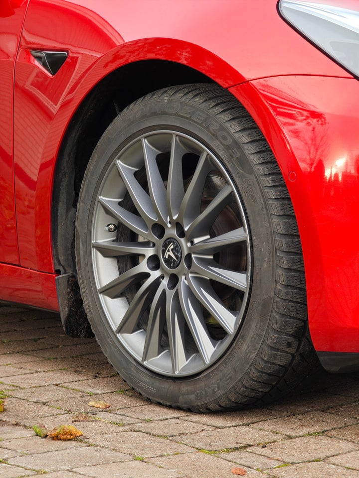 Tesla Model 3 Long Range AWD 4d