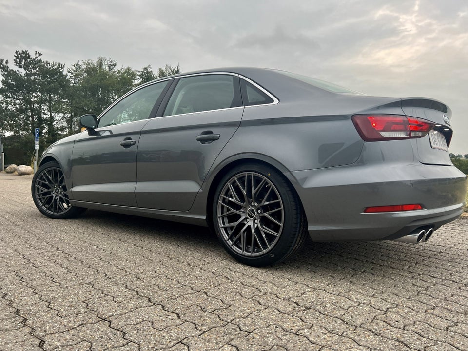 Audi A3 1,4 TFSi 150 Ambition 4d
