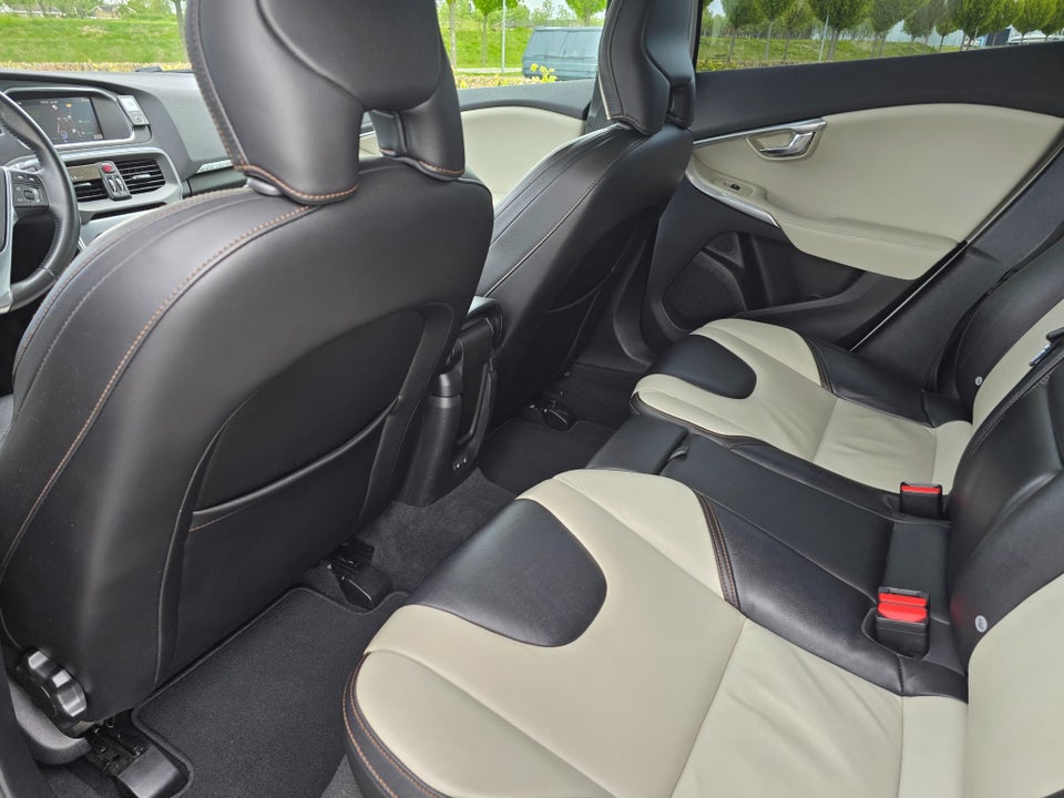 Volvo V40 CC 2,0 D3 150 aut. 5d