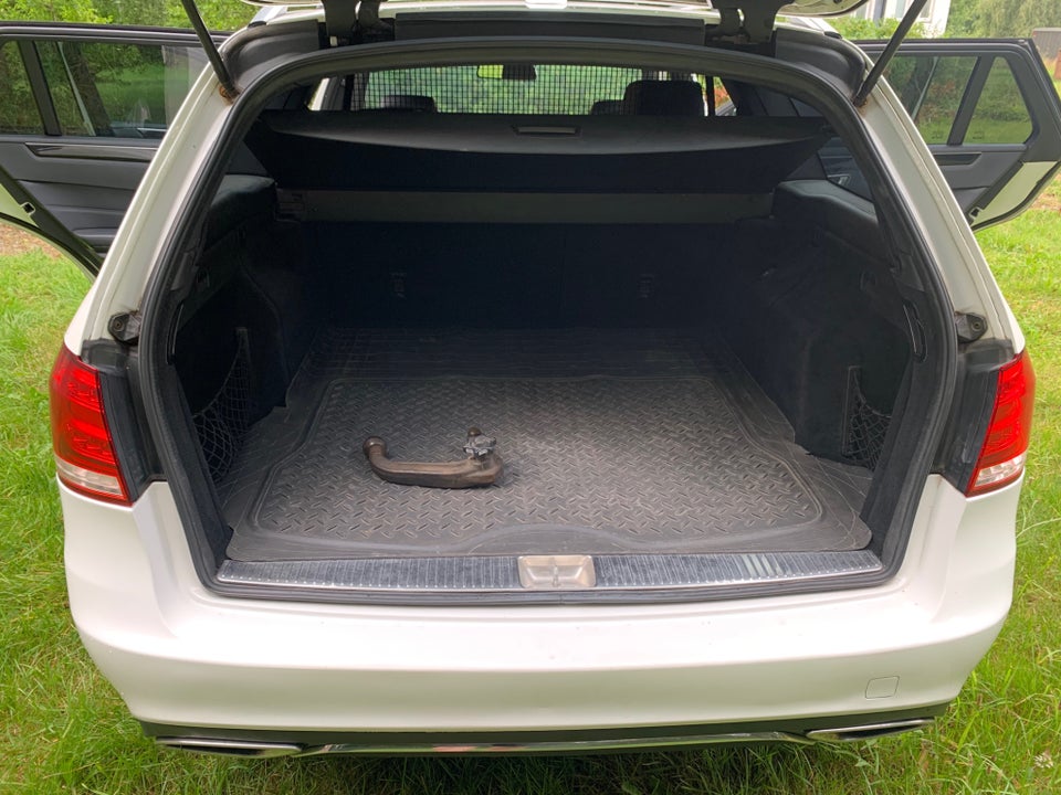 Mercedes E200 2,2 CDi Avantgarde stc. aut. 5d