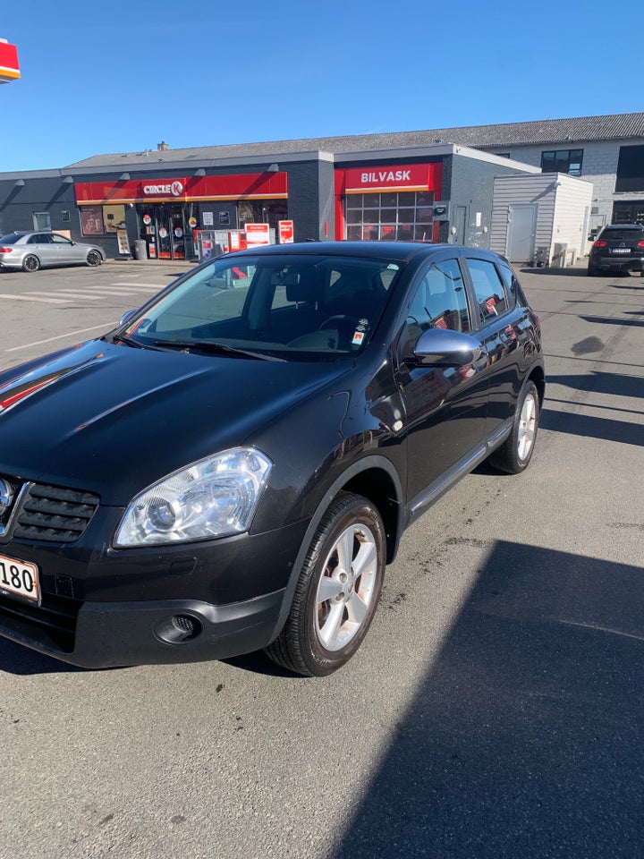 Nissan Qashqai 1,6 Acenta 5d