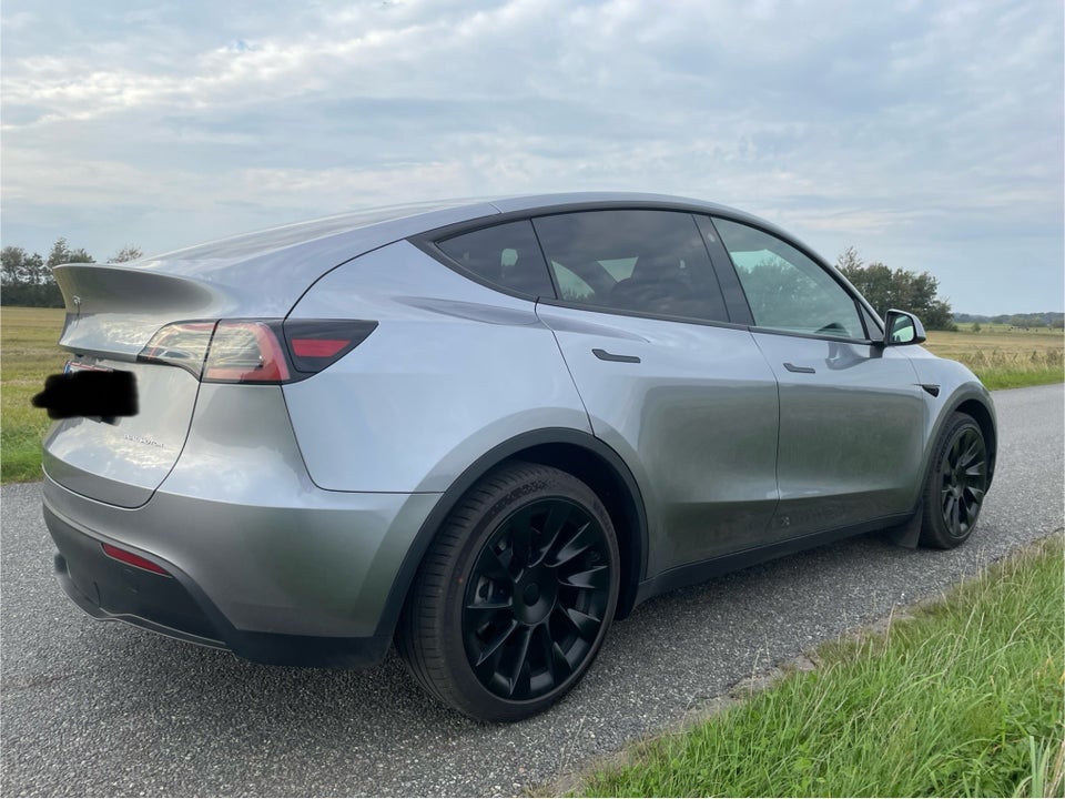 Tesla Model Y Long Range AWD 5d