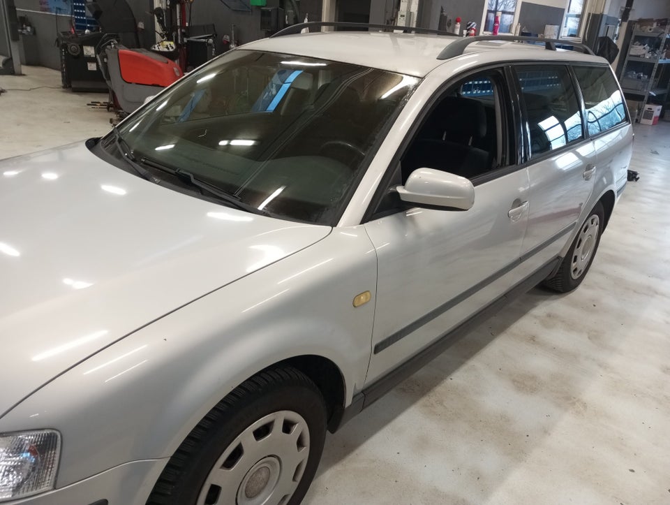 VW Passat 1,6 Variant 5d