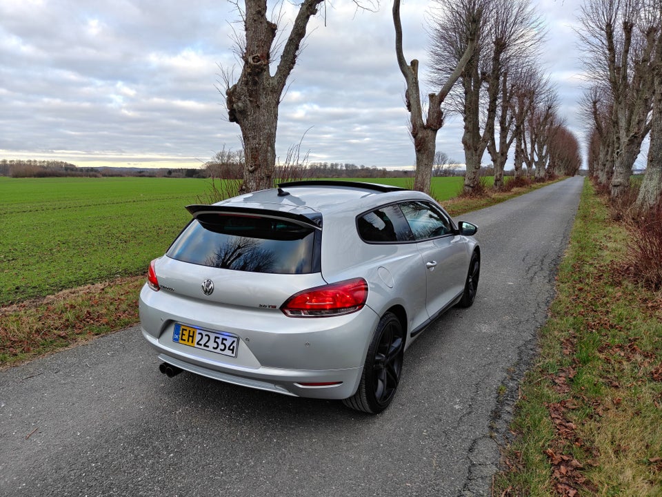 VW Scirocco 2,0 TSi 210 Sport DSG Van 3d